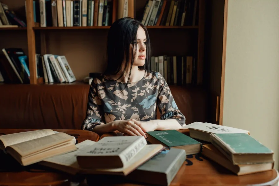 Warum ist Literaturkritik wichtig für ein tieferes Textverständnis?