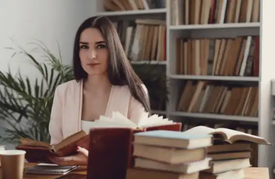 Wie gelingt die Analyse moderner Poesie erfolgreich und tiefgründig?