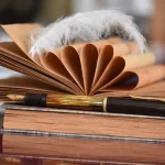 Welche Autoren und Dichter sind bekannt für moderne Gedichte?