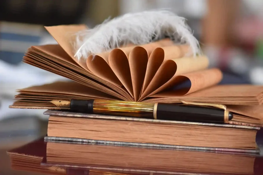 Welche Autoren und Dichter sind bekannt für moderne Gedichte?