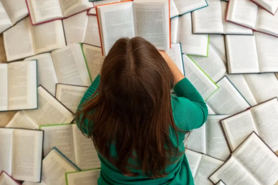 Literaturkritische Theorien, die jeder Literaturstudent kennen sollte