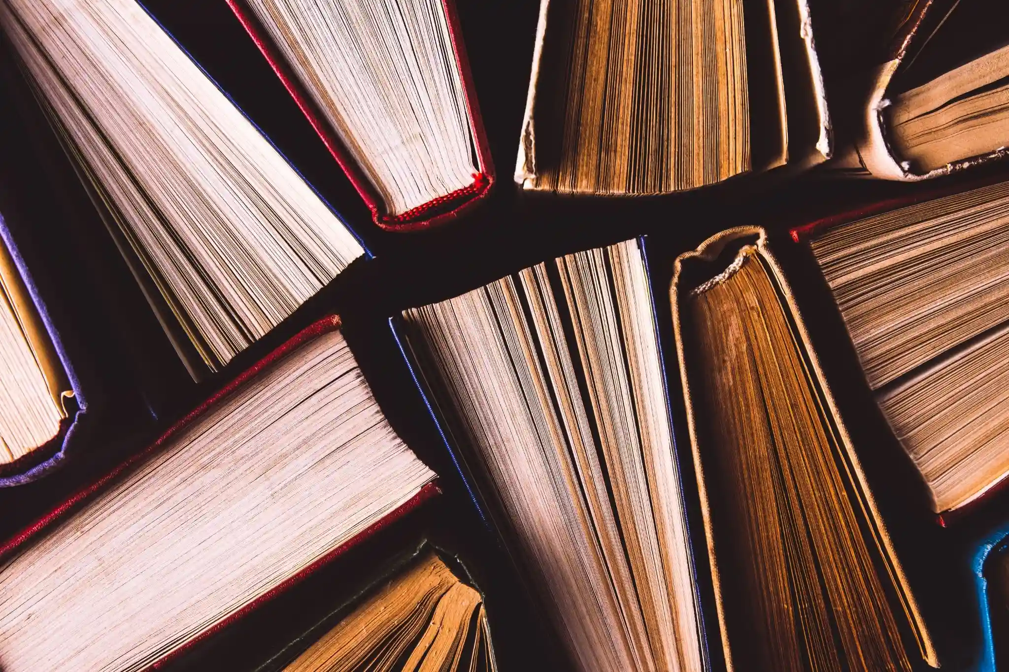 Methoden der Literaturkritik: Ein praktischer Leitfaden für moderne Leser