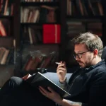 Top Literaturkritik: Analyse zeitgenössischer Werke